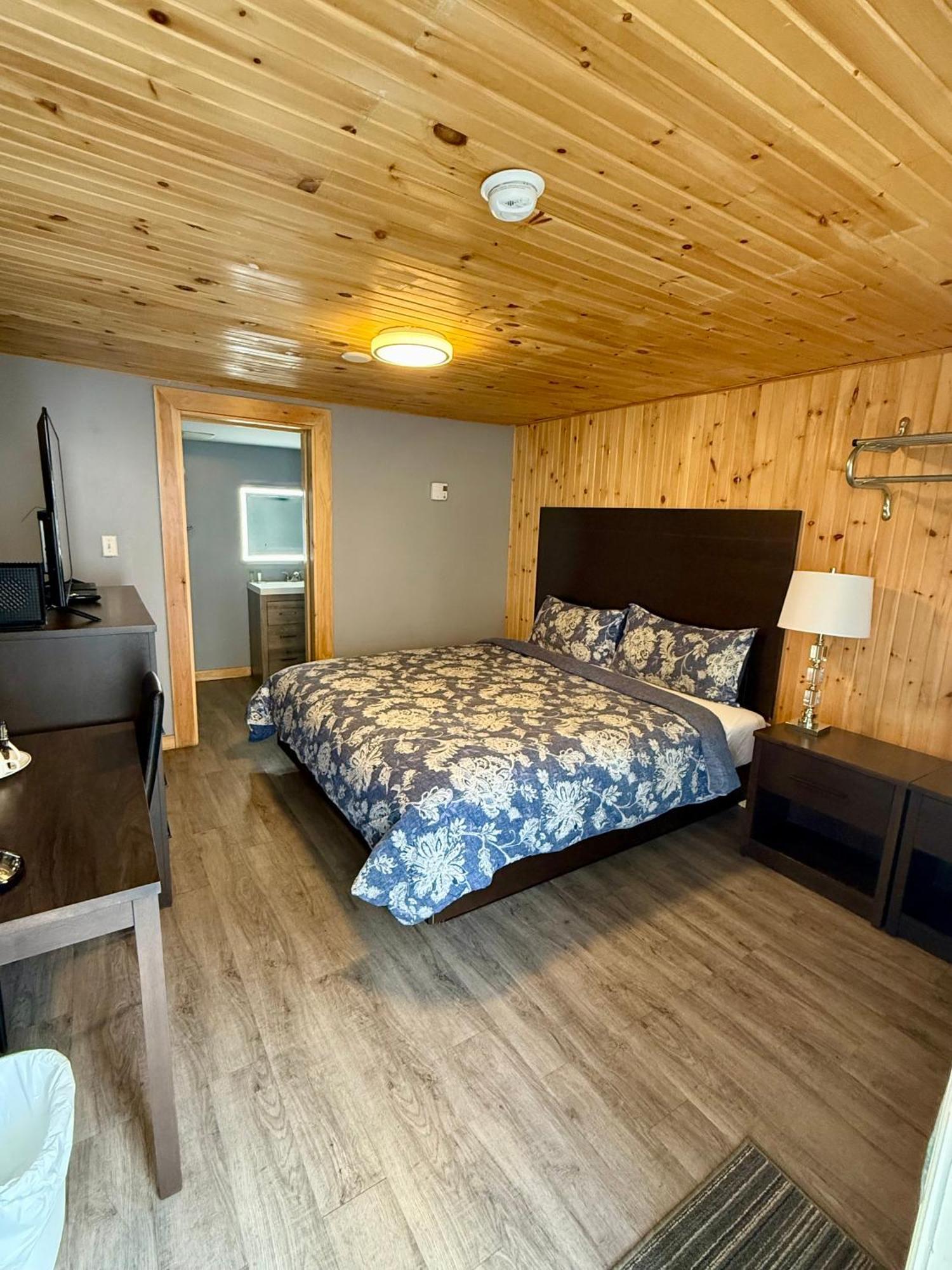 Mackenzie Motel & Cottages シェルバーン エクステリア 写真