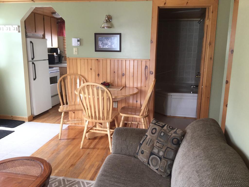 Mackenzie Motel & Cottages シェルバーン エクステリア 写真