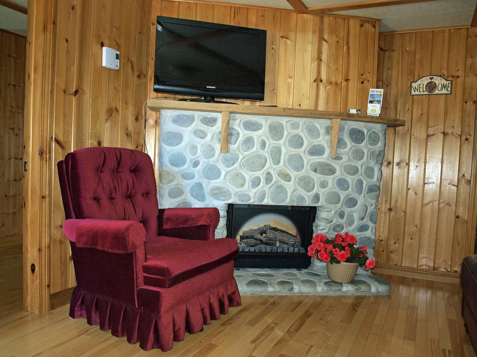 Mackenzie Motel & Cottages シェルバーン エクステリア 写真