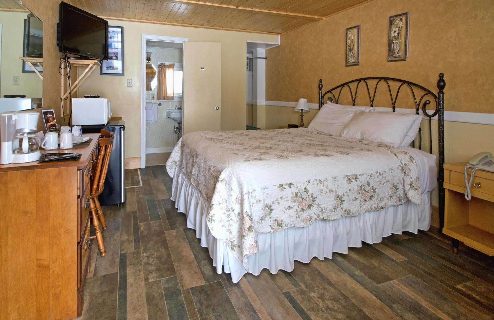 Mackenzie Motel & Cottages シェルバーン エクステリア 写真